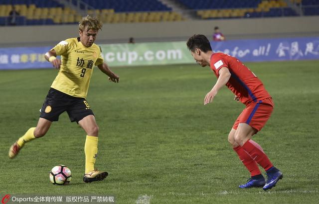 国米1-0领先博洛尼亚加时赛第21分钟，博洛尼亚的角球，利科扬尼斯开向后点，皮球在出底线前被勾了回来，别克马破门！